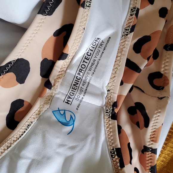 Leopard One Piece - Picture 6 of 6